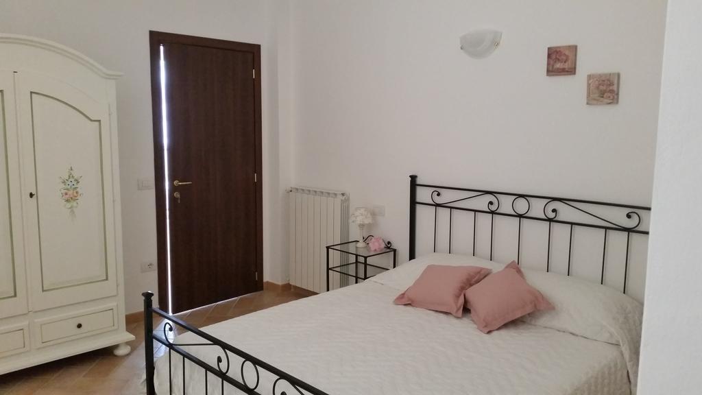 سبيلّو B&B Le Rose الغرفة الصورة